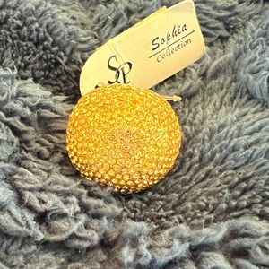 Beautiful champagne Swarovski crystal ring!